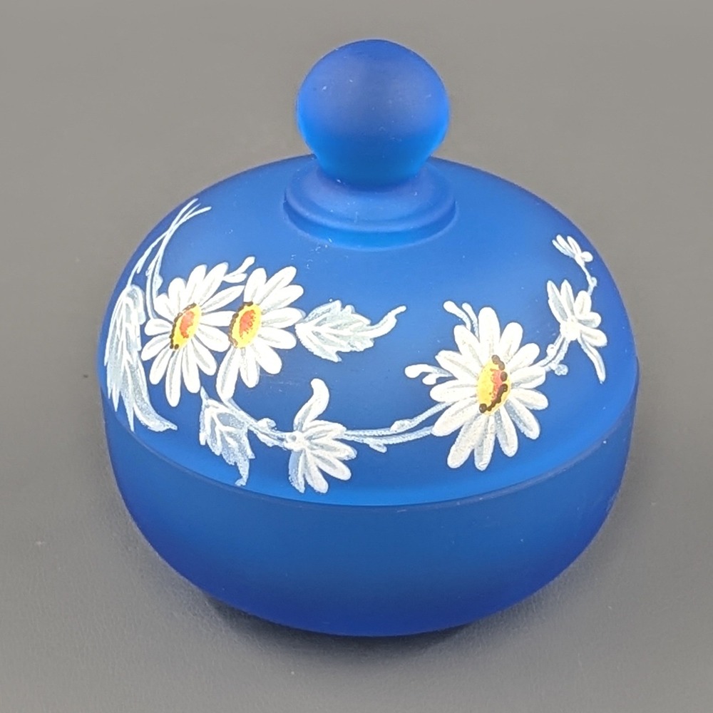 Vtg WestmorelandTrinket Box Hand Painted White Daisy Floral Lidded Jar